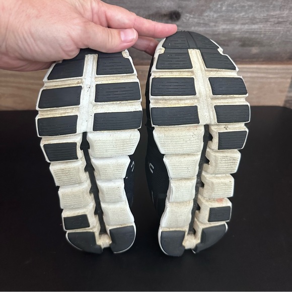 On Cloud Swiss Sneaker Women’s Shoes Size 6.5 Black Slip On Athleisure Sneakers - Picture 8 of 9